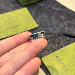 Gucci Interlocking G Engraved Textured Band Ring