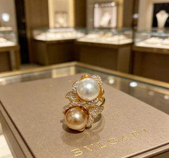 Bvlgari Pearl Bloom Gold Brooch – Elegant Luxury Jewelry