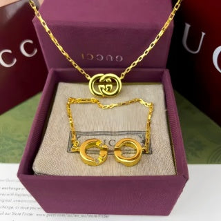 Gucci Interlocking G Circle Pendant Necklace